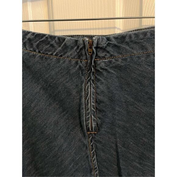 Banana Republic Y2K Denim Skirt. Zip in back. Size 12. - Picture 6 of 6